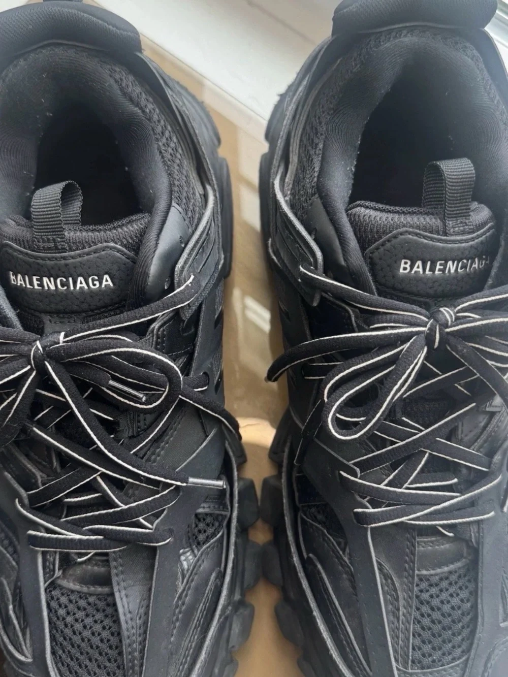 Men's size 44 Triple S